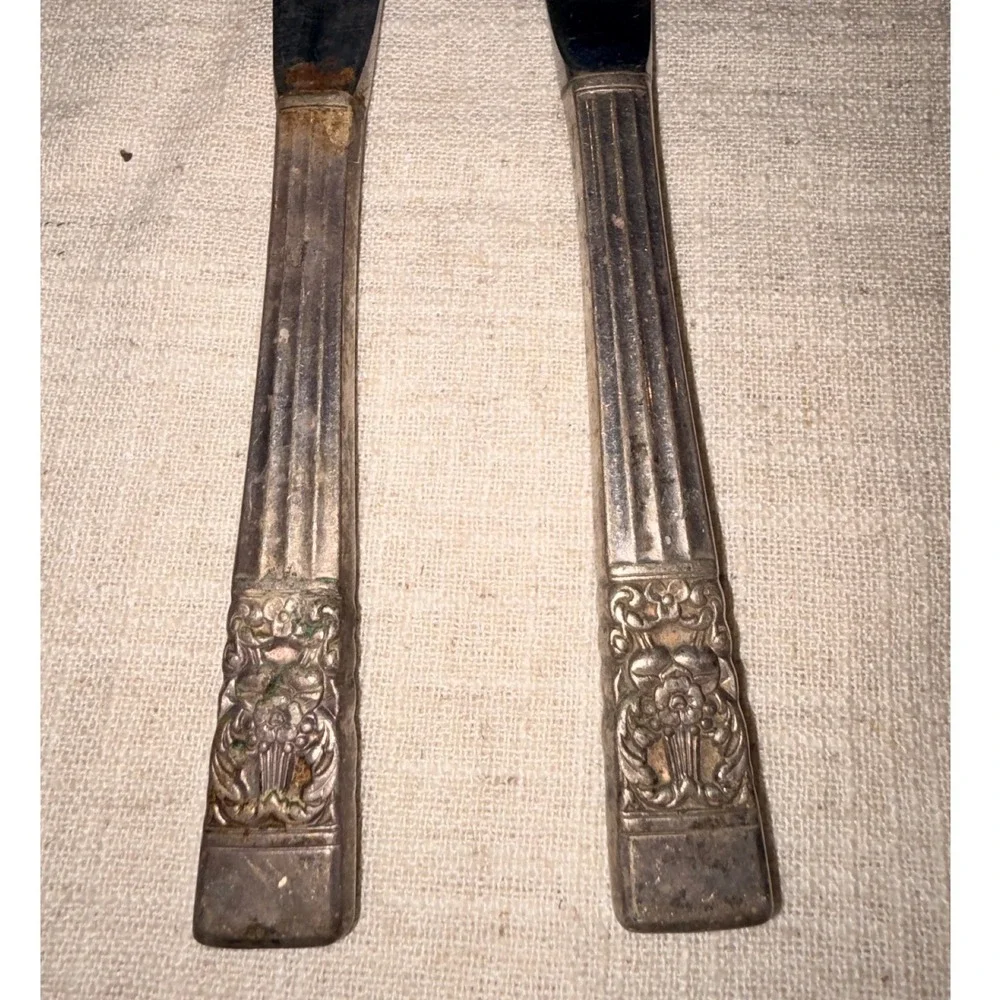 Vintage Ornate Silverplate Dinner Knives Stainless Blades Set of 2 Floral 9.25
